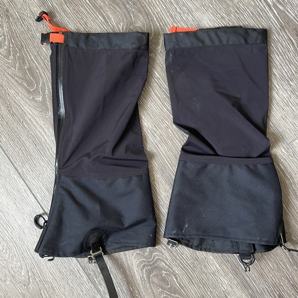 Hillsound Armadillo LT I Waterproof, Breathable Gaiters - Picture 2 of 3